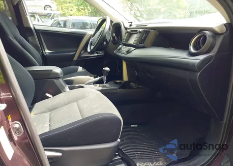 2018 Toyota Rav4 Xle z USA, uszkodzony, nr VIN 2T3RFREV6JW757206